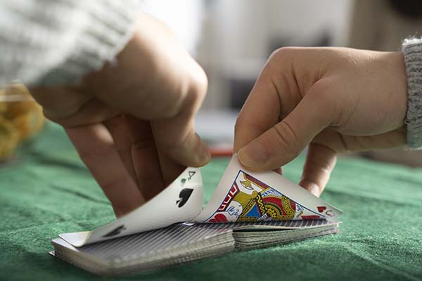 MIL – juego de cartas icónico